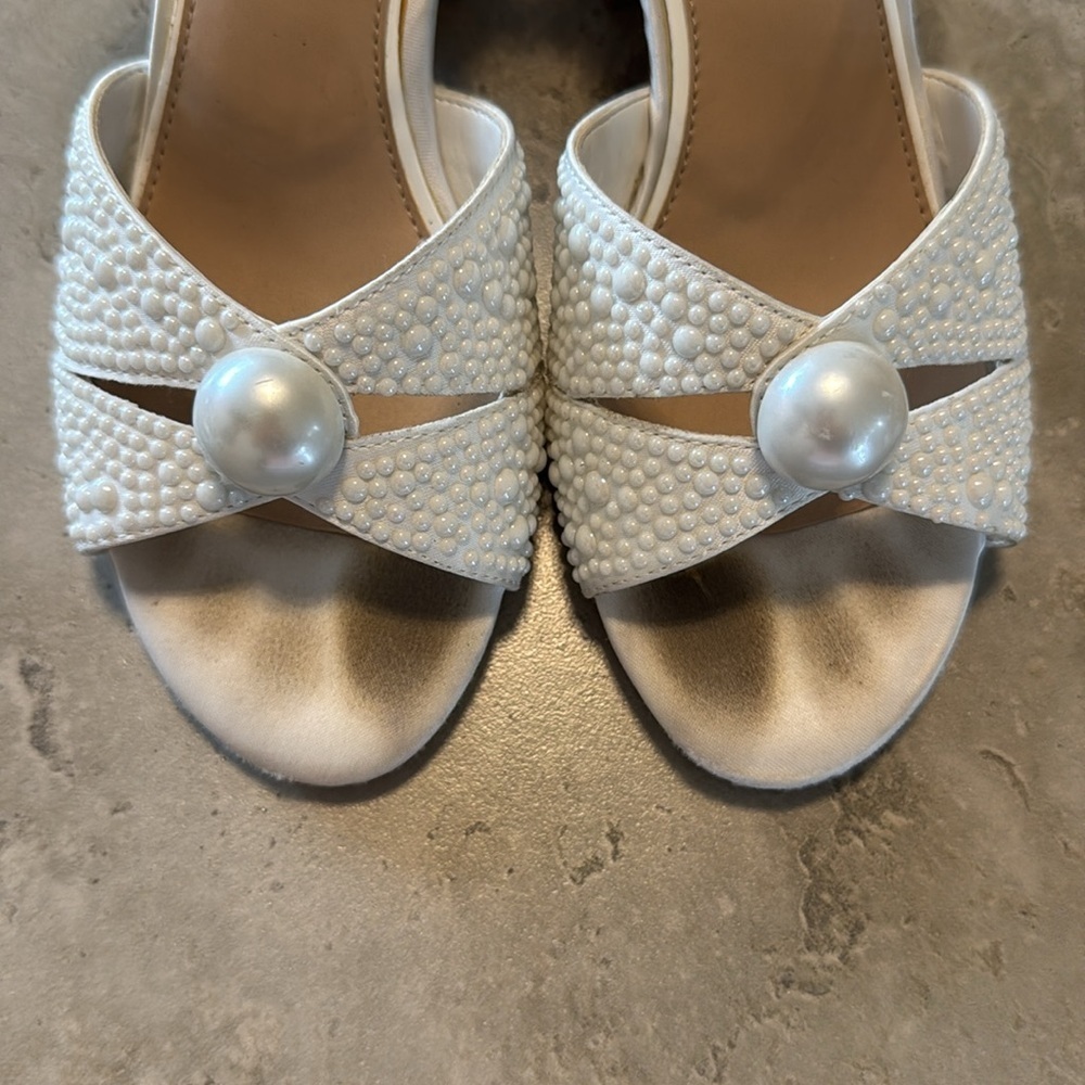 GB Girls White Sandals with Pearl Accent - Picture 2 of 7